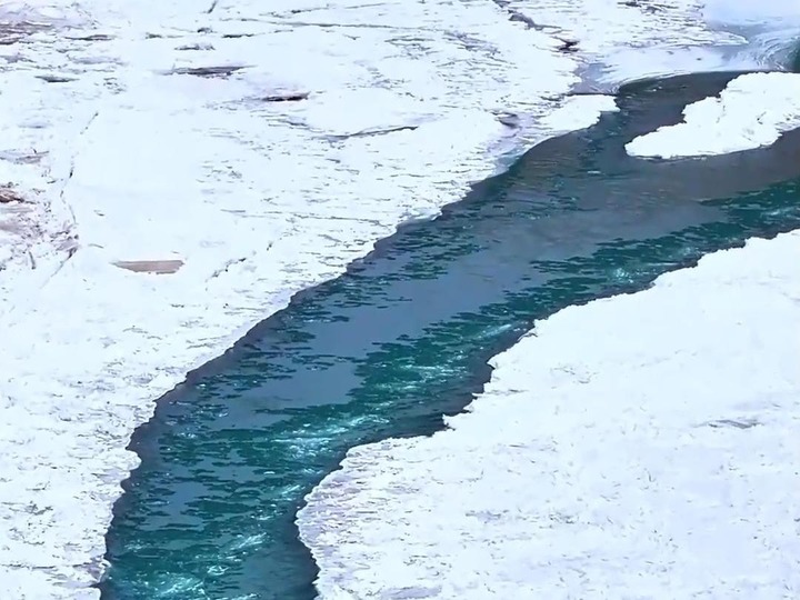 雪域黃河冰封“翡翠”
